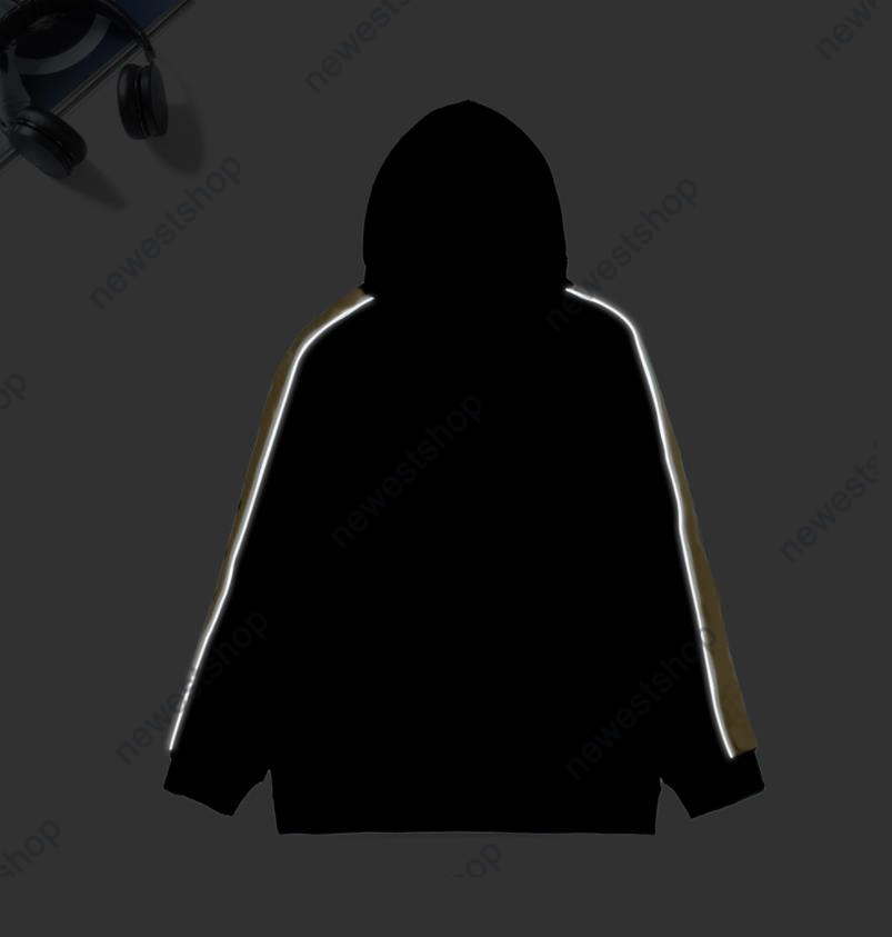 21ss Europe Designer hoodies mens Stripe splicing Sweatshirt Womens Classic reflective letter print Hoodies fashion Jumpers Designer hoody, Black1
21ss Europe Designer hoodies mens Stripe splicing Sweatshirt Womens Classic reflective letter print Hoodies fashion Jumpers Designer hoody, Black1