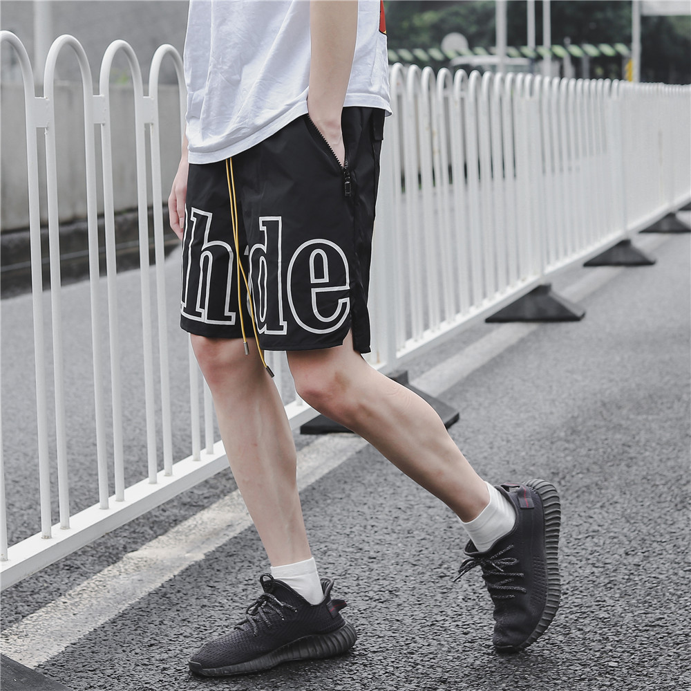Rhude Shorts Men Women Big Letter Logo Rhude Shorts 2020 Summer Casual Oversize Breechcloth Yellow drawstring Pill Zipper Head, White;black
Rhude Shorts Men Women Big Letter Logo Rhude Shorts 2020 Summer Casual Oversize Breechcloth Yellow drawstring Pill Zipper Head, White;black