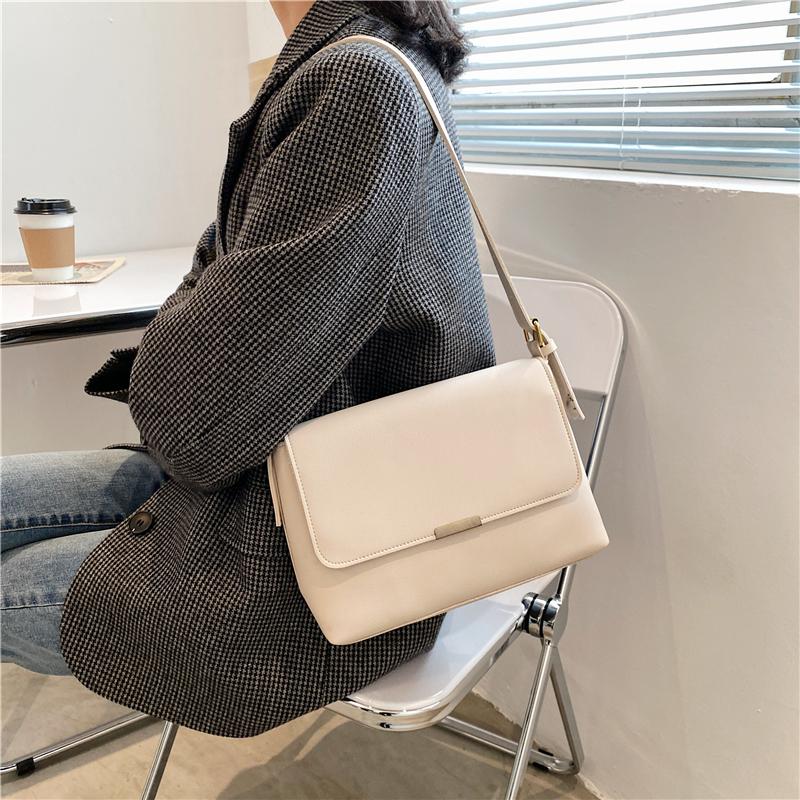 Pure Color Simple Shoulder Bags For Women 2021 New Korean Fashion Style Wild Office Daily Bag Casual Lady Crossbody Bags Black
Pure Color Simple Shoulder Bags For Women 2021 New Korean Fashion Style Wild Office Daily Bag Casual Lady Crossbody Bags Black