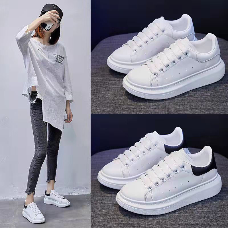 casual shoe Fashion Men Shoe Designer Little white shoes Leather Lace Up Platform Oversized Sole Sneakers Black mens womens Luxury velvet suede 35-46 With box
casual shoe Fashion Men Shoe Designer Little white shoes Leather Lace Up Platform Oversized Sole Sneakers Black mens womens Luxury velvet suede 35-46 With box