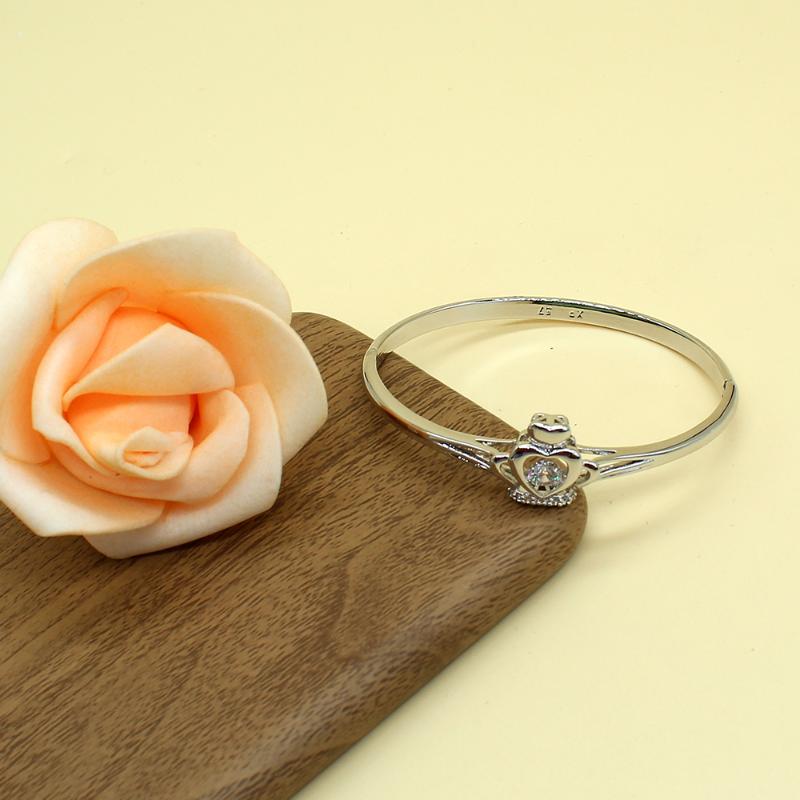 Bangle Trendy Lovers Crown Bracelets Ladies Bangles Fashion Round Cubic Zirconia White Golden Plated Woman Jewelry Gifts
Bangle Trendy Lovers Crown Bracelets Ladies Bangles Fashion Round Cubic Zirconia White Golden Plated Woman Jewelry Gifts