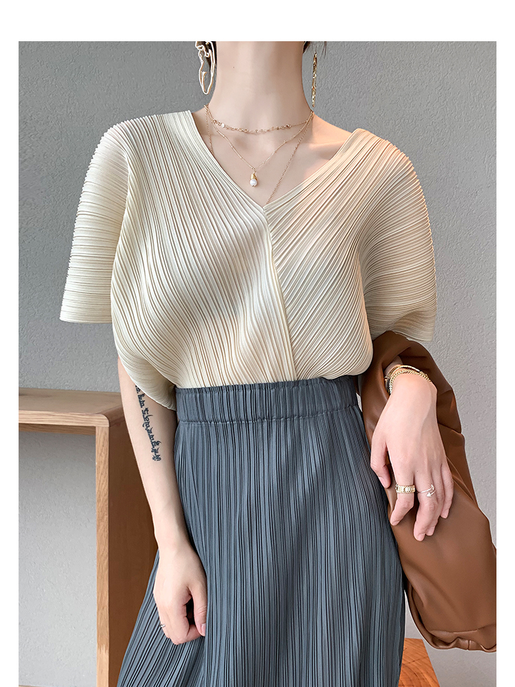 Miyake pleated aesthetic Korea shirt trendy clothes for women summer V-neck chiffon plus size shirt half batwing sleeve top 210306