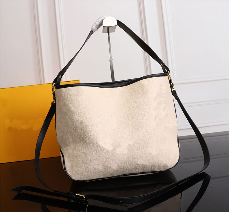 Classic Brand Messenger Bag Genuine Leather Printed Shoulder Bag Large Capacity Handbag Fashion Designer Woman Totes
Classic Brand Messenger Bag Genuine Leather Printed Shoulder Bag Large Capacity Handbag Fashion Designer Woman Totes