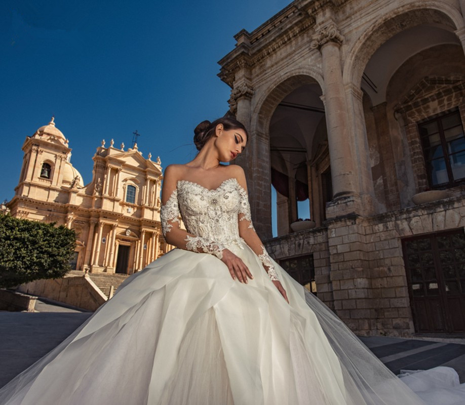 Modern Sheer Neck Lace Appliques Wedding Dress Sequins Sweetheart Chapel Train Long Sleeves Custom Made Bridal Vestido De Novia