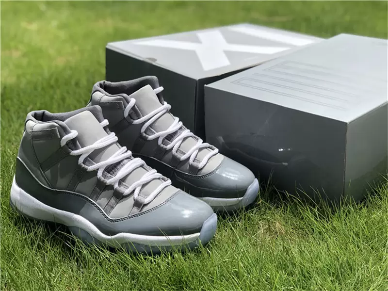Authentic Release 11 High OG Mens Outdoor Shoes Medium Grey White Cool Gray Real Carbon Fiber Outdoor Sneakers With Original Box US 4Y-14
Authentic Release 11 High OG Mens Outdoor Shoes Medium Grey White Cool Gray Real Carbon Fiber Outdoor Sneakers With Original Box US 4Y-14