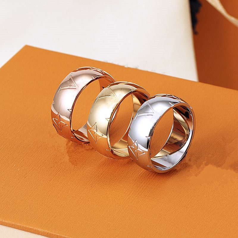 High fashion L letter ring men and women engagement gold classic gift party all-match jewelry couples to send lovers does not fade
High fashion L letter ring men and women engagement gold classic gift party all-match jewelry couples to send lovers does not fade