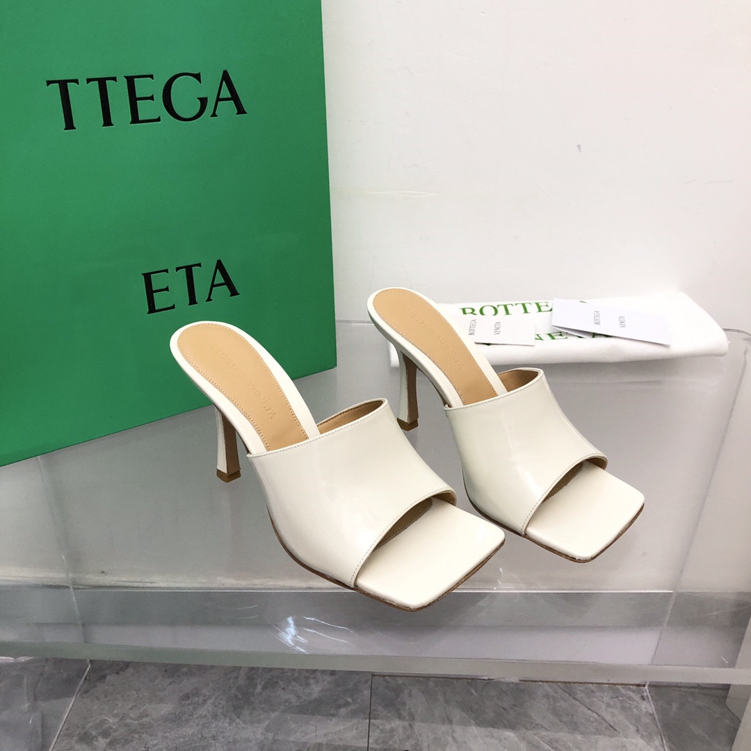 Designer women shoes Slippers Slides Foam Runners Sandal Designer Sliders solid Patent leather sexy 9 cm high heel size 35-41 soft bottom brand logo comfort colorful, Blue
Designer women shoes Slippers Slides Foam Runners Sandal Designer Sliders solid Patent leather sexy 9 cm high heel size 35-41 soft bottom brand logo comfort colorful, Blue
