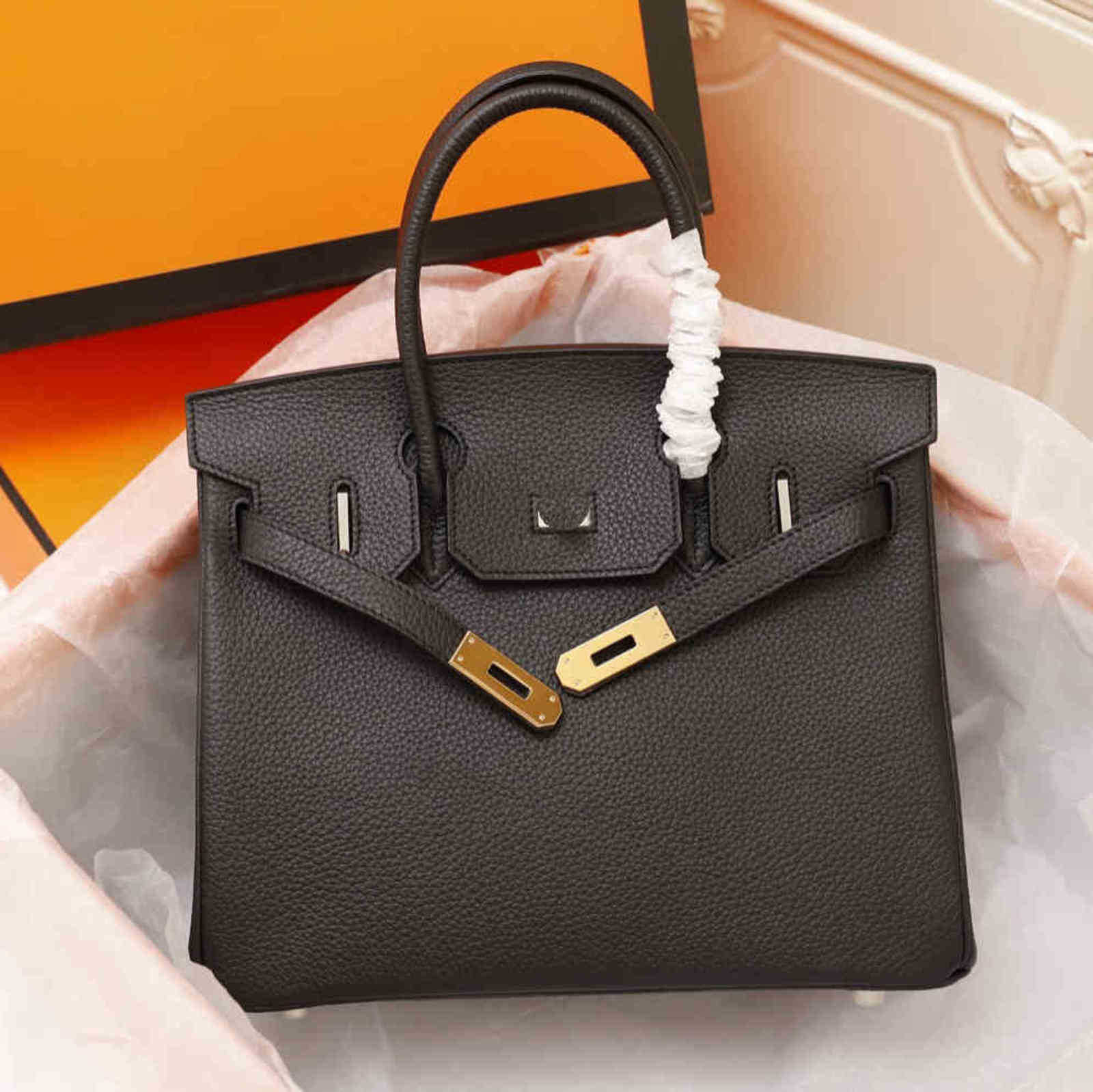 CLASSIC FLOWER Luxury Brand Womens Cowhide Handbag High Quality Shoulder Bag Leather Classic Designer Multicolor Gold Silver Buckle Crossbody Bags Tote, 35cm
CLASSIC FLOWER Luxury Brand Womens Cowhide Handbag High Quality Shoulder Bag Leather Classic Designer Multicolor Gold Silver Buckle Crossbody Bags Tote, 35cm