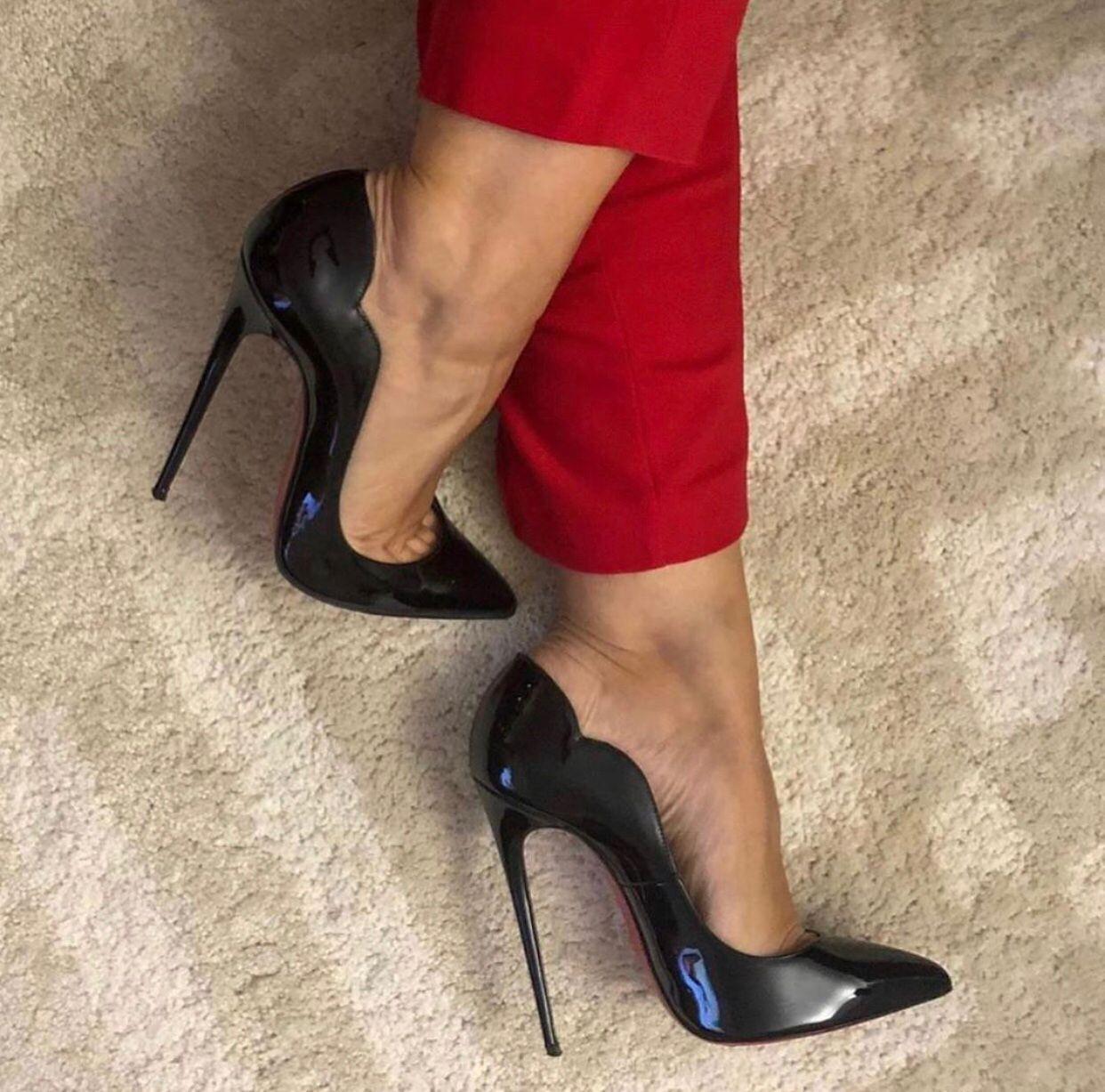 Sexy Pointed Toe Women Sandals High Heels Fashion Lady Red Bottom Pumps Stiletto Heel Patent Leather Wedding Dress Party With Box,EU 34-43, Black
Sexy Pointed Toe Women Sandals High Heels Fashion Lady Red Bottom Pumps Stiletto Heel Patent Leather Wedding Dress Party With Box,EU 34-43, Black