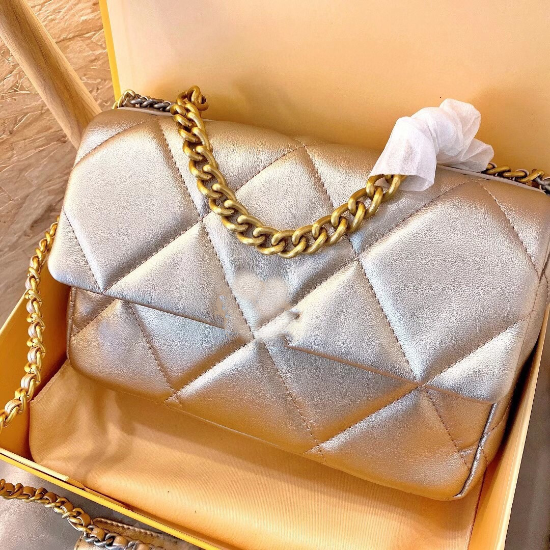 Ladies luxurious small square bag coin purse high-quality leather fashion chain letters classic versatile convenient shoulder messenger handbag, Oem
Ladies luxurious small square bag coin purse high-quality leather fashion chain letters classic versatile convenient shoulder messenger handbag, Oem