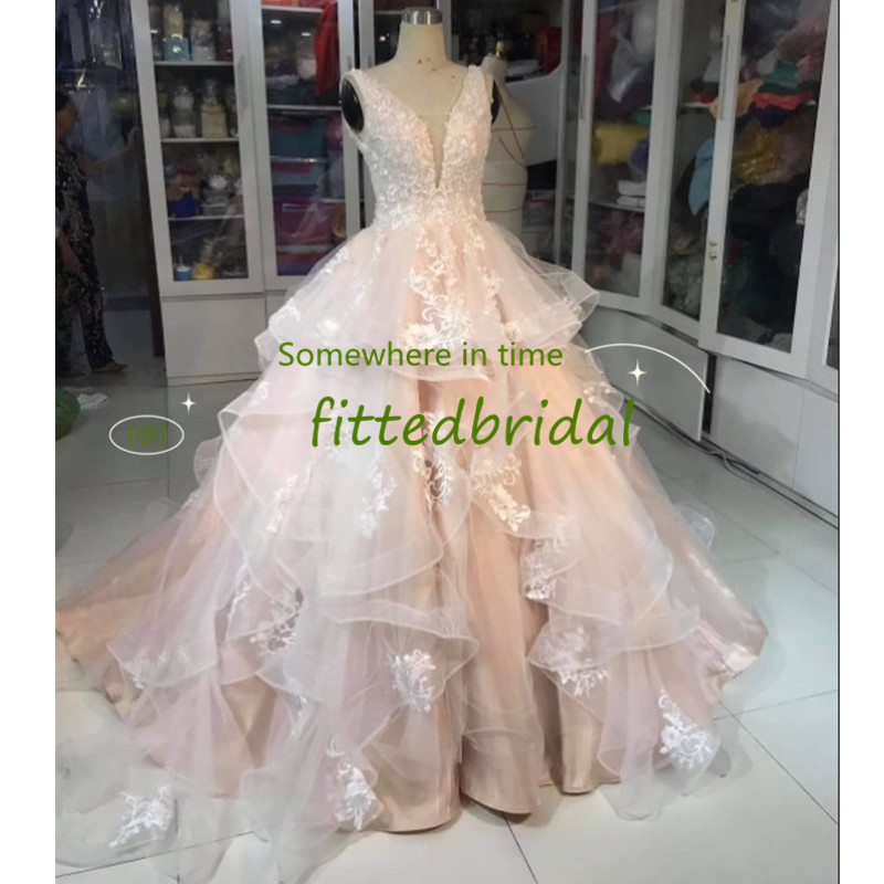 Quinceanera Dresses V Neck Lace Appliques Crystal Beaded Sleeveless Plus Size Party Prom Evening Gowns, Burgundy
Quinceanera Dresses V Neck Lace Appliques Crystal Beaded Sleeveless Plus Size Party Prom Evening Gowns, Burgundy
