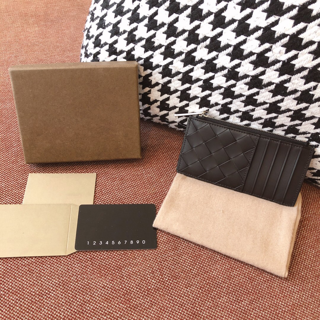 Women's bag 7A high-end customized quality fashion classic business cowhide woven wallet 031254 available for men and women 7a888, Red;black
Women's bag 7A high-end customized quality fashion classic business cowhide woven wallet 031254 available for men and women 7a888, Red;black