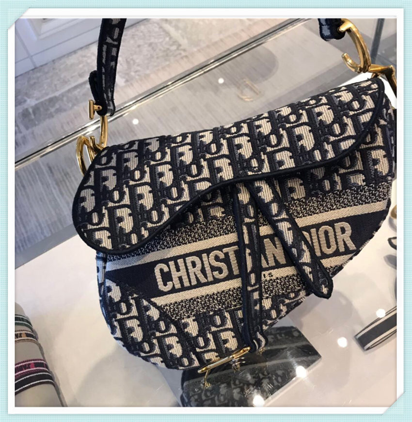 Cheap Fashion Saddle Bags Luxury Handbags Womens Bag Designer Ladies Shoulder Handbag Evening Totes Bag Wholesale Famous Brands Chains, As photo style color
Cheap Fashion Saddle Bags Luxury Handbags Womens Bag Designer Ladies Shoulder Handbag Evening Totes Bag Wholesale Famous Brands Chains, As photo style color