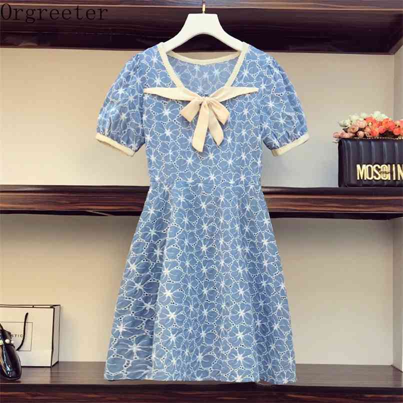 Summer Floral Embroidery Hollow out Mini Dress Sweet Lacing Bow Puff Sleeve Retro Dresses For Women 210602, Navy blue
Summer Floral Embroidery Hollow out Mini Dress Sweet Lacing Bow Puff Sleeve Retro Dresses For Women 210602, Navy blue