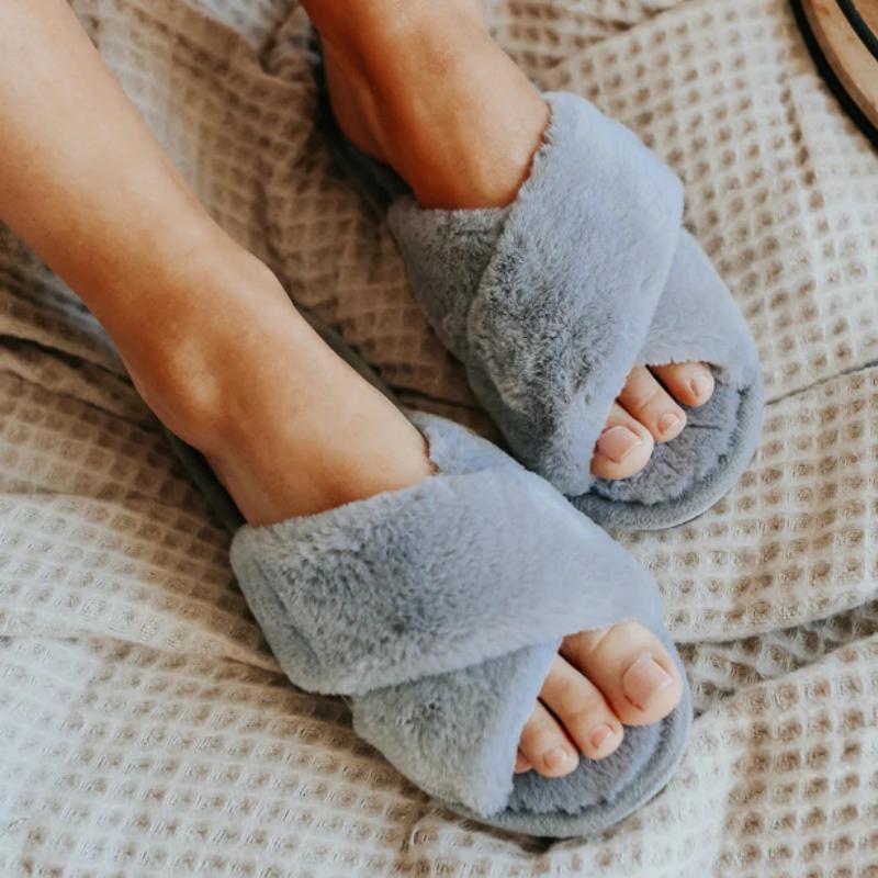 Home Fur Slippers Women Winter Warm Cozy Fluffy Soft Furry Flat Slides Indoor House Shoes Non Slip Classic Ladies Whosale 2021, Beige
Home Fur Slippers Women Winter Warm Cozy Fluffy Soft Furry Flat Slides Indoor House Shoes Non Slip Classic Ladies Whosale 2021, Beige