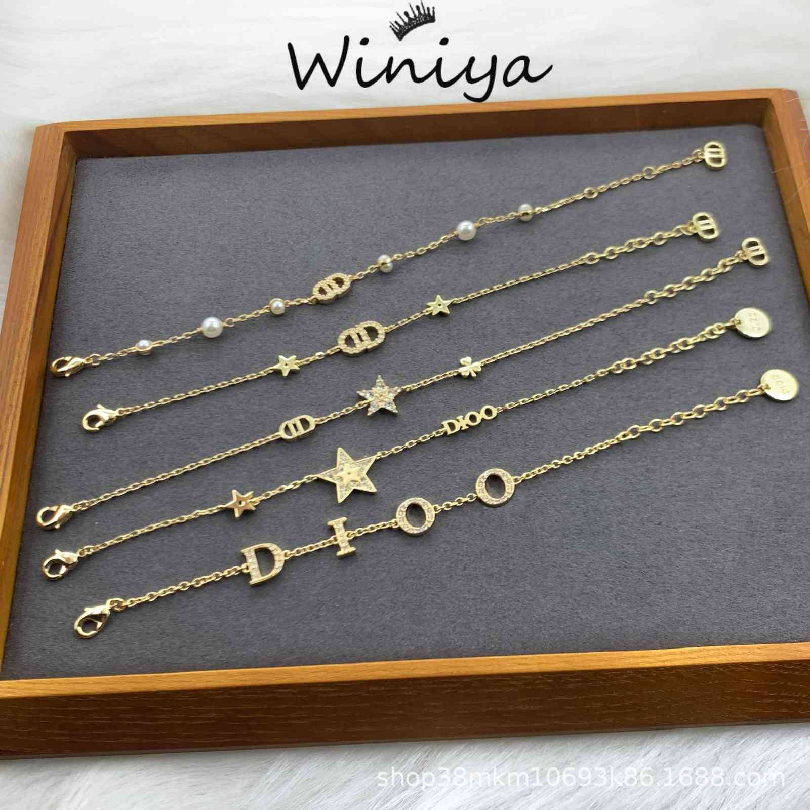 Factory wholesale and retail d Family / New Brass Letter Diamond Five Pointed Star Bracelet Feminine Style Fashion Jewelry
Factory wholesale and retail d Family / New Brass Letter Diamond Five Pointed Star Bracelet Feminine Style Fashion Jewelry
