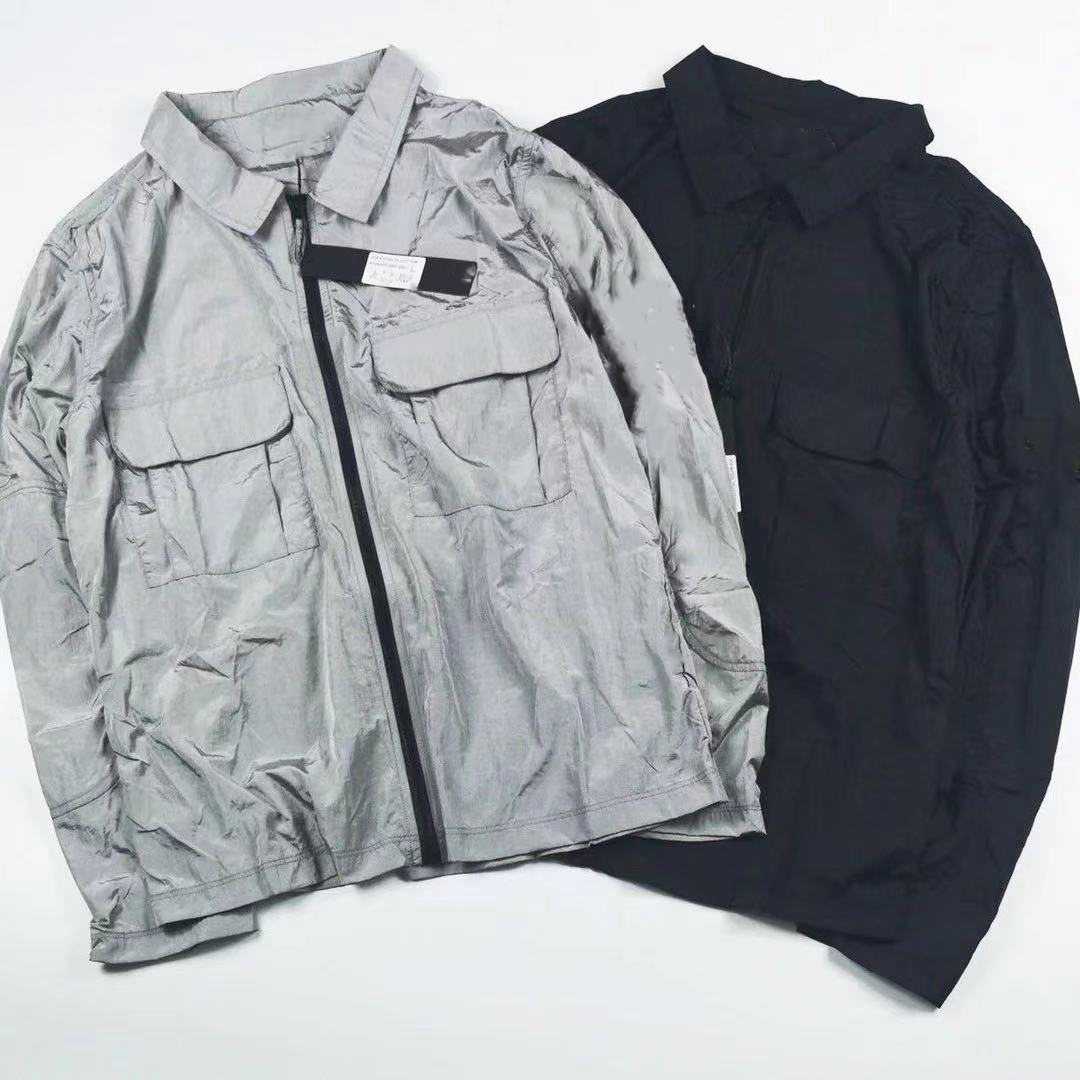 2021 European and American men's nylon jacket fashion classic couple luxury wind waterproof fabric all-match sunscreen top designer brand assault clothes
2021 European and American men's nylon jacket fashion classic couple luxury wind waterproof fabric all-match sunscreen top designer brand assault clothes