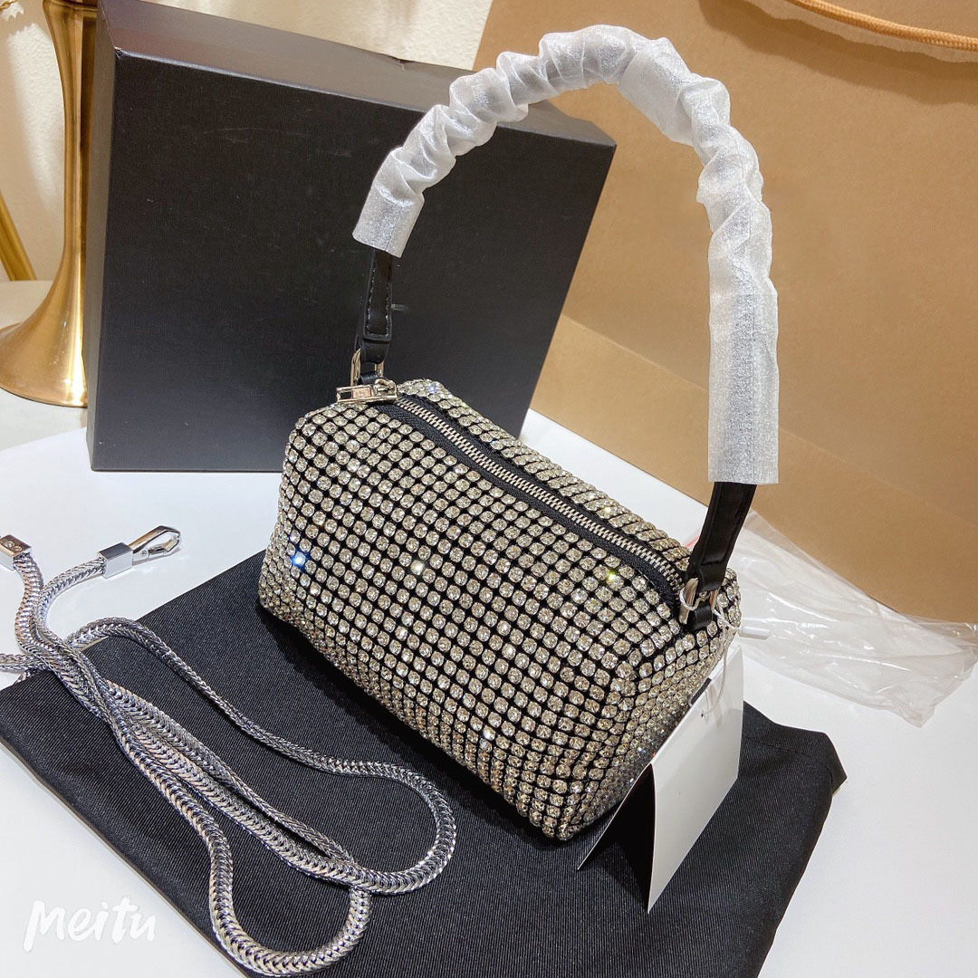 New shoulder bags 2021 Women handbag Crossbody bag brands designer handbags high quality flower printing bag purse 1811cm 85101, Black
New shoulder bags 2021 Women handbag Crossbody bag brands designer handbags high quality flower printing bag purse 1811cm 85101, Black