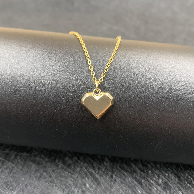 Chains Fashionable Simple Metal Love Pendant Clavicle Chain Retro Glossy Heart-shaped Choker Necklace Women's Jewelry Accessories Gift
Chains Fashionable Simple Metal Love Pendant Clavicle Chain Retro Glossy Heart-shaped Choker Necklace Women's Jewelry Accessories Gift