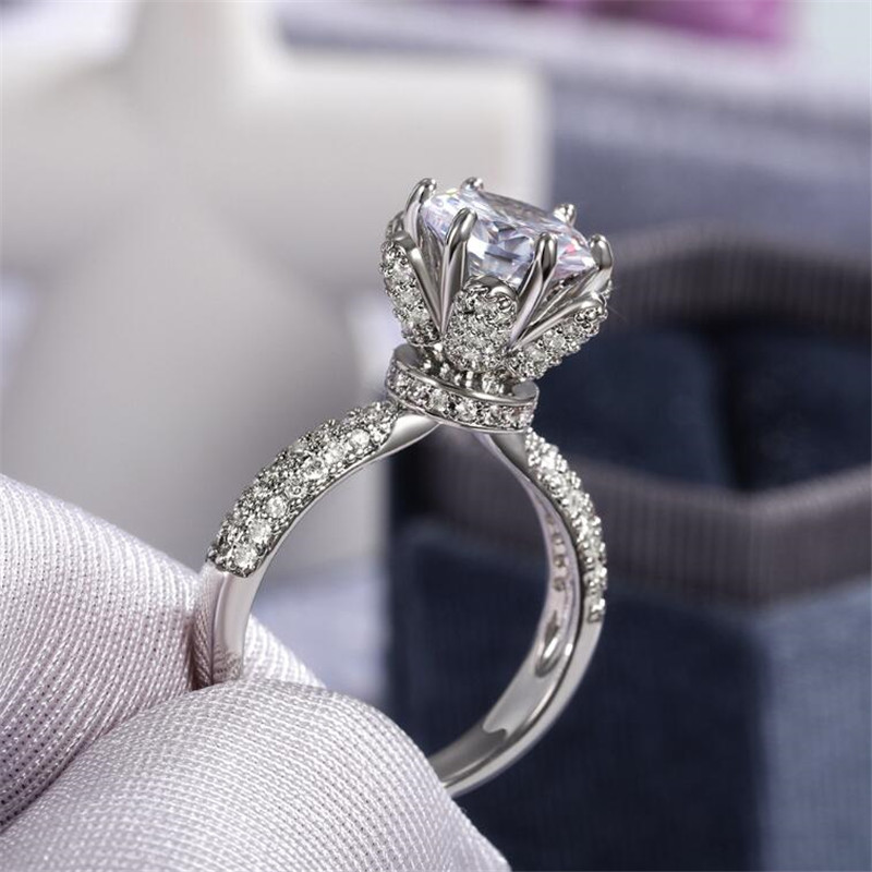 Choucong New Arrival Luxury Jewery 925 Sterling Silver Round Cut White Topaz CZ Diamond Gemstones Eternity Women Wedding Flower Ring Gift
