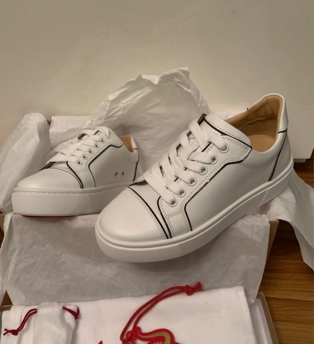 Perfect Designer Vieirissima Round Toe Red Bottom Sneakers Platfrom Trainer Shoes Women's Comfort Casual Flats Dress Party Wedding
Perfect Designer Vieirissima Round Toe Red Bottom Sneakers Platfrom Trainer Shoes Women's Comfort Casual Flats Dress Party Wedding
