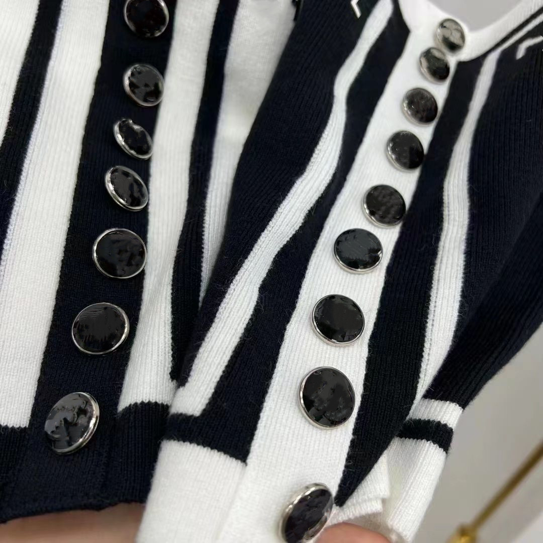 Women'sKnited Tank Tops Crop Top Summer With Button Letter Tanks Camis Female Solid Elastic knit Slim Sleeveless Tops Workout Vest