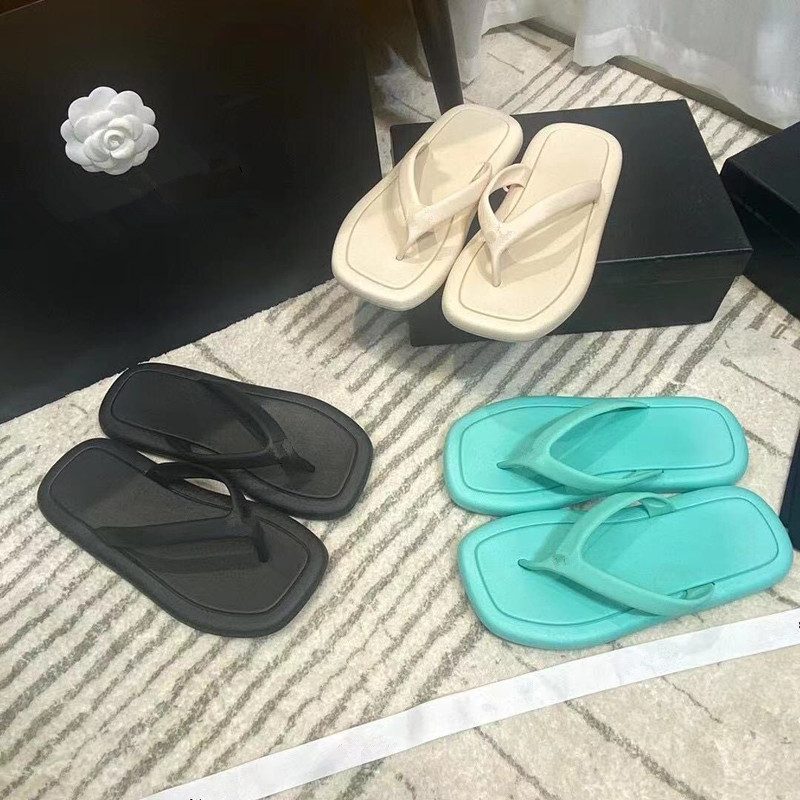 2021 fashion couple casual slippers indoor flat flip flops outdoor beach non-slip sandals factory production price concessions, Black
2021 fashion couple casual slippers indoor flat flip flops outdoor beach non-slip sandals factory production price concessions, Black