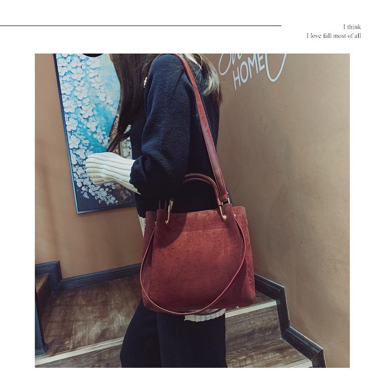 Korean version of sanded three-dimensional bucket bag simple fashion magnetic button single shoulder oblique span women's bag, Black
Korean version of sanded three-dimensional bucket bag simple fashion magnetic button single shoulder oblique span women's bag, Black
