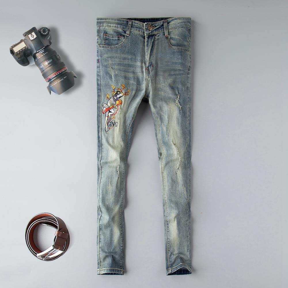 2021 New Brand Embroidery Designer Hip Hop Men Size Trousers Regular Soft Denim Streetwear Ripped Jeans Design Japanese Blue Pants Po38
2021 New Brand Embroidery Designer Hip Hop Men Size Trousers Regular Soft Denim Streetwear Ripped Jeans Design Japanese Blue Pants Po38