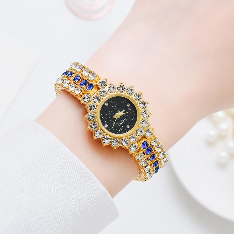 Wristwatches Top Luxury Women Watch With Diamond Leather Belt Watches For Quartz Relogio Feminino
Wristwatches Top Luxury Women Watch With Diamond Leather Belt Watches For Quartz Relogio Feminino