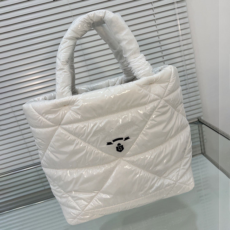 Designer handbag women shopping bags Fashion tote girls shoulder bag High capacity Very soft Diamond Lattice
Designer handbag women shopping bags Fashion tote girls shoulder bag High capacity Very soft Diamond Lattice