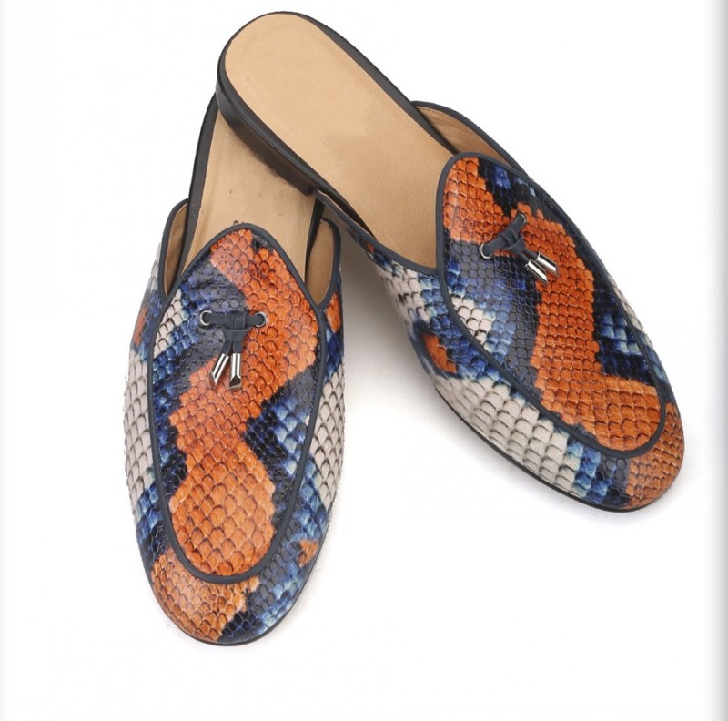calfskin Snake pattern Mules Dress Shoes Flat heel Male Slippers Fashion Men Loafers Moccasins Hombre with box
calfskin Snake pattern Mules Dress Shoes Flat heel Male Slippers Fashion Men Loafers Moccasins Hombre with box