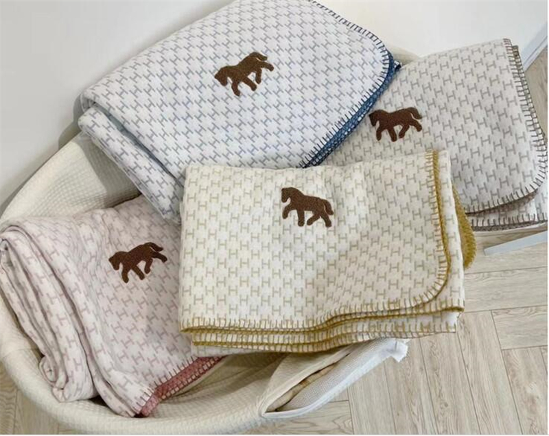 Luxury designer pony Plaid pattern blankets for newborn baby children high quality cotton shawl blanket size warm Christmas gifts
Luxury designer pony Plaid pattern blankets for newborn baby children high quality cotton shawl blanket size warm Christmas gifts