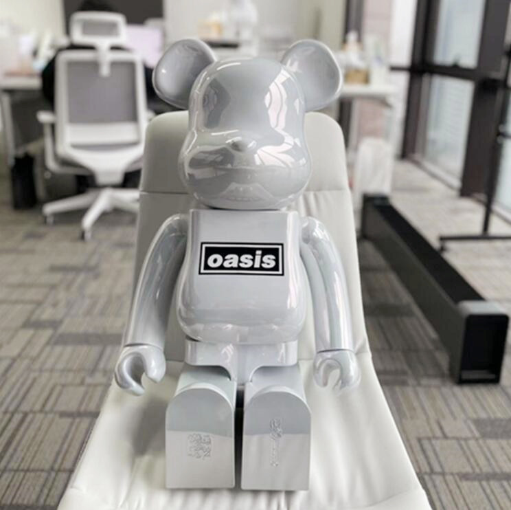 HOT 400% 28CM Bearbrick The ABS The famous Oasis band Fashion bear Chiaki figures Toy For Collectors Be@rbrick Art Work model decoration toy
HOT 400% 28CM Bearbrick The ABS The famous Oasis band Fashion bear Chiaki figures Toy For Collectors Be@rbrick Art Work model decoration toy