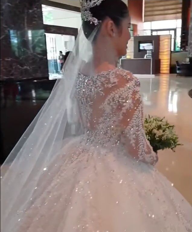 2021 sparkle illusion Wedding Dresses crew long sleeves sequined lace Bridal Gowns Lace Appliques long train vestidos de novia