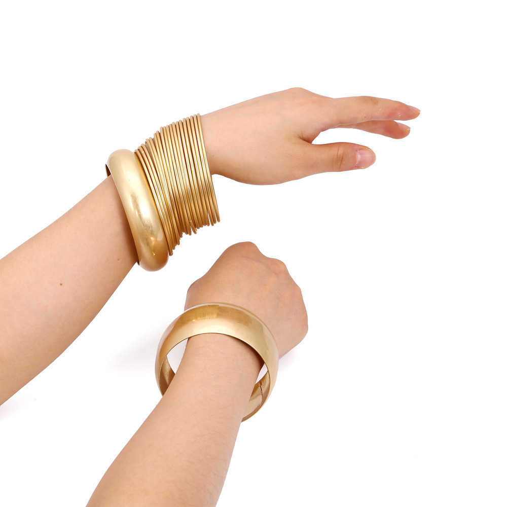 19 Pcs/set Vintage Matt Gold Bracelets Set Geometric Bangle Sest Metal Round Bangles Retro Women Jewelries Fashion Accessories Q0719
19 Pcs/set Vintage Matt Gold Bracelets Set Geometric Bangle Sest Metal Round Bangles Retro Women Jewelries Fashion Accessories Q0719