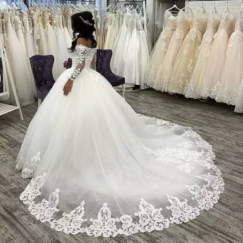 Gorgeous Long Sleeve Ball Gown Wedding Dresses Appliques Lace Off The Shoulder Chapel Court Train Wedding Gowns Plus Size Bridal Dress 2022 Robes De M