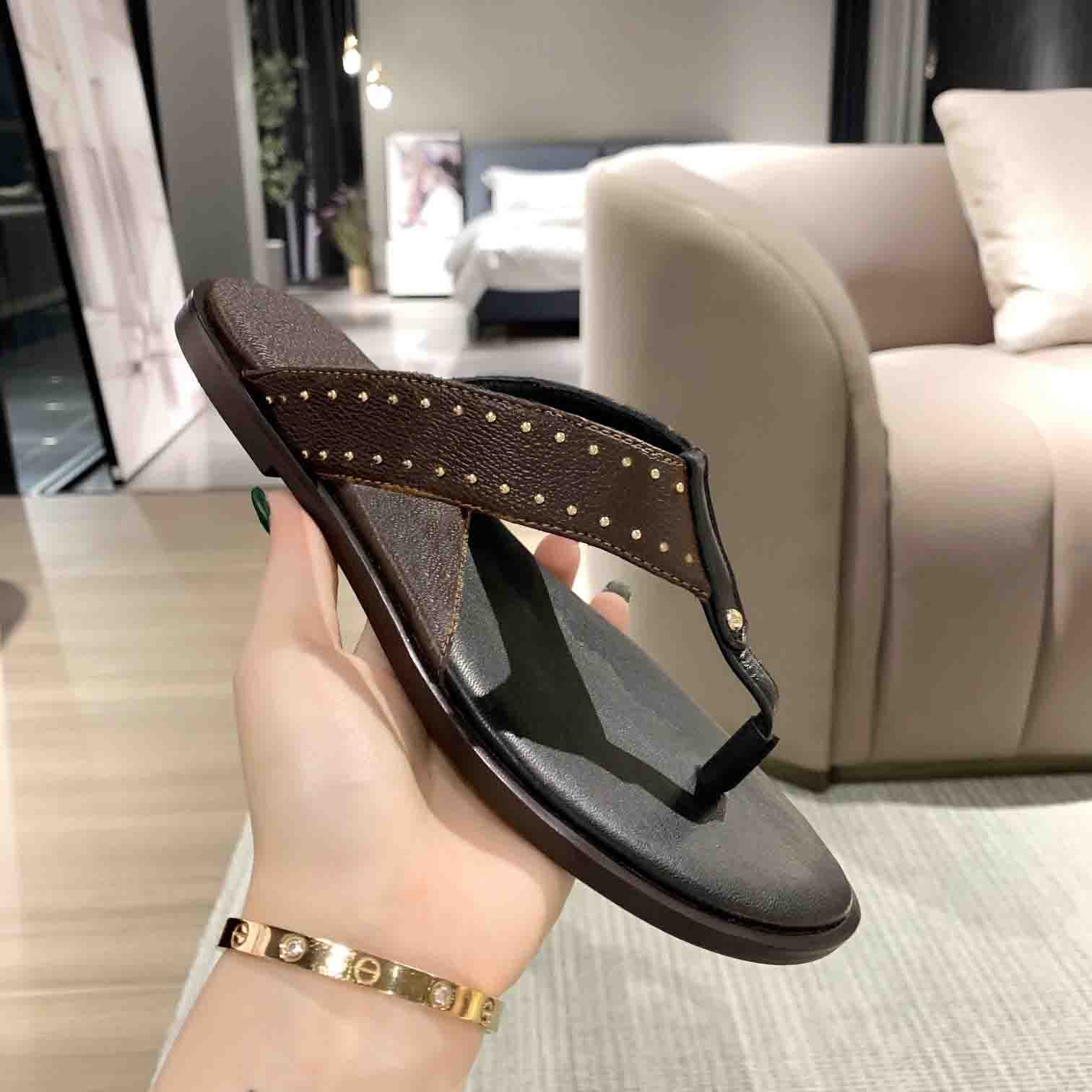 2021 Slides Slippers Foam Runner Desert Sand Triple Black Bone White Resin Slide Sandal Men Women outdoor Slipper With Box
2021 Slides Slippers Foam Runner Desert Sand Triple Black Bone White Resin Slide Sandal Men Women outdoor Slipper With Box