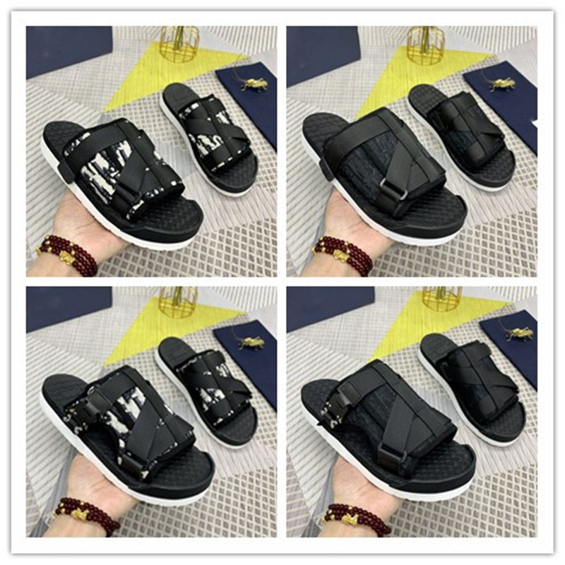 Homme Mens Alpha Slippers Sandals Oblique Pattern Black nylon bands soft rubber sole scuffs With Box Dust Bag Size;38-46
Homme Mens Alpha Slippers Sandals Oblique Pattern Black nylon bands soft rubber sole scuffs With Box Dust Bag Size;38-46