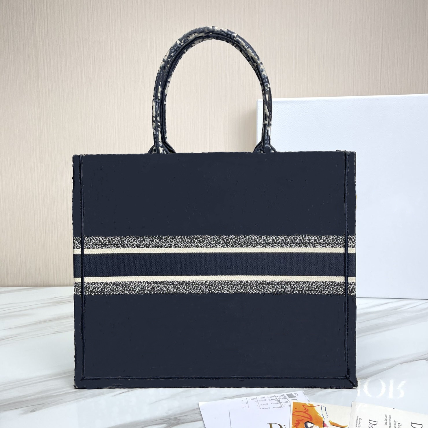 2021 new top shopping bag handbag bags fashion bags designer unisex canvas shoulder bag black woven shopping bag No shipping, High quality
2021 new top shopping bag handbag bags fashion bags designer unisex canvas shoulder bag black woven shopping bag No shipping, High quality