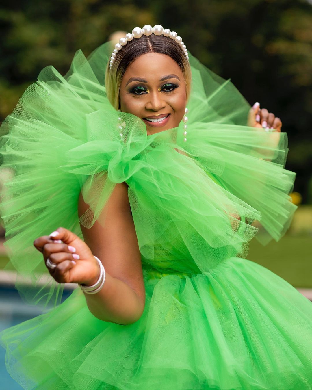 2021 New Lush Green Prom Dresses Plus Size Deep V Neck Tulle Side Split Party Evening Gowns Custom Made Maternity Dress