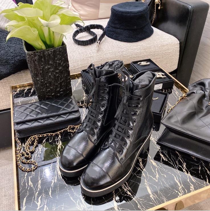 21 / 22 Autumn winte women's Ankle short boots good quality fashion 35 to 40 Super popular at the counter Material: bright wrinkled lambskin, Black
21 / 22 Autumn winte women's Ankle short boots good quality fashion 35 to 40 Super popular at the counter Material: bright wrinkled lambskin, Black