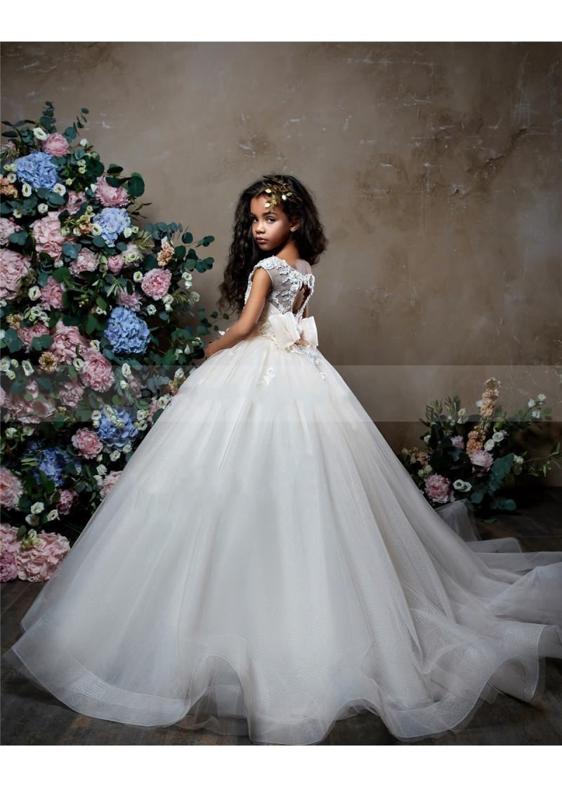 Girl's Dresses White Ivory Flower Girls Sleeveless Lace Applique Tulle Fluffy Floor Length First Holy Communion
Girl's Dresses White Ivory Flower Girls Sleeveless Lace Applique Tulle Fluffy Floor Length First Holy Communion