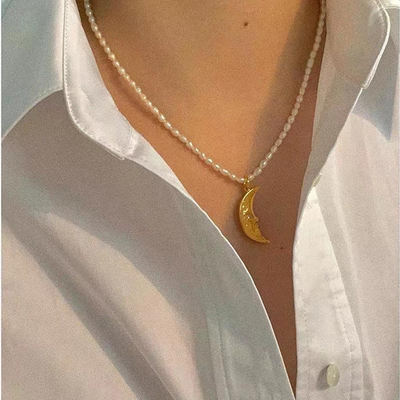 Pendant Necklaces LOVOACC Unique Design Natural Pearls Chain Alloy Crescent Moon Necklace For Women Beaded Chokers Accessories
Pendant Necklaces LOVOACC Unique Design Natural Pearls Chain Alloy Crescent Moon Necklace For Women Beaded Chokers Accessories