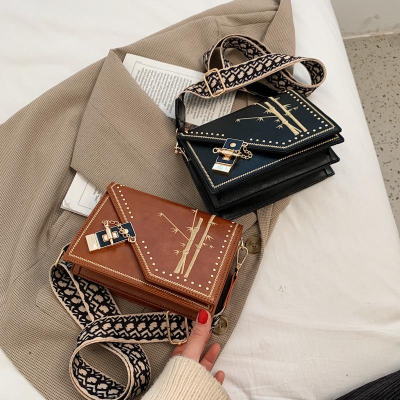 new trendy fashion western style ins single shoulder messenger bag female net red texture western style small square bag
new trendy fashion western style ins single shoulder messenger bag female net red texture western style small square bag