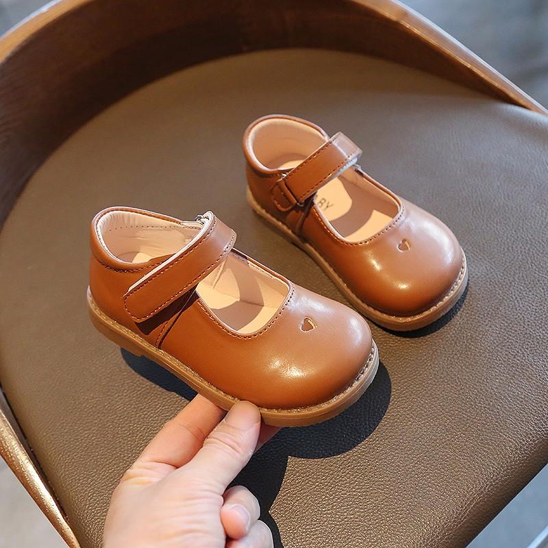 Spring Autumn Kids Leather Shoes Mary Janes Girls Shoes Hart Heart shaped hollow out Children Dress Baby Princess Shoe, Brown
Spring Autumn Kids Leather Shoes Mary Janes Girls Shoes Hart Heart shaped hollow out Children Dress Baby Princess Shoe, Brown