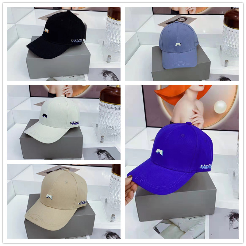 Luxury Designers Fashion baseball cap exquisite embroidery high quality latest style sunshade party wind proof travel sports are very beauti, Blue;gray
Luxury Designers Fashion baseball cap exquisite embroidery high quality latest style sunshade party wind proof travel sports are very beauti, Blue;gray
