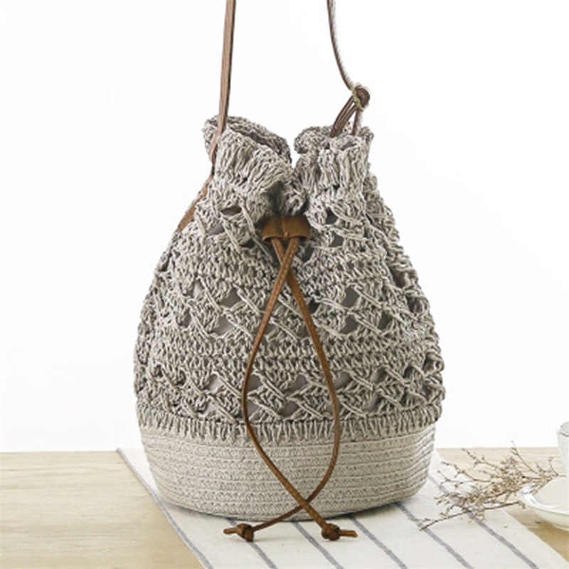New Crocheted Woven Bag Korean Fashion Straw Bag Small Capacity Women's Beach Backpack Shoulder Bag Q0528