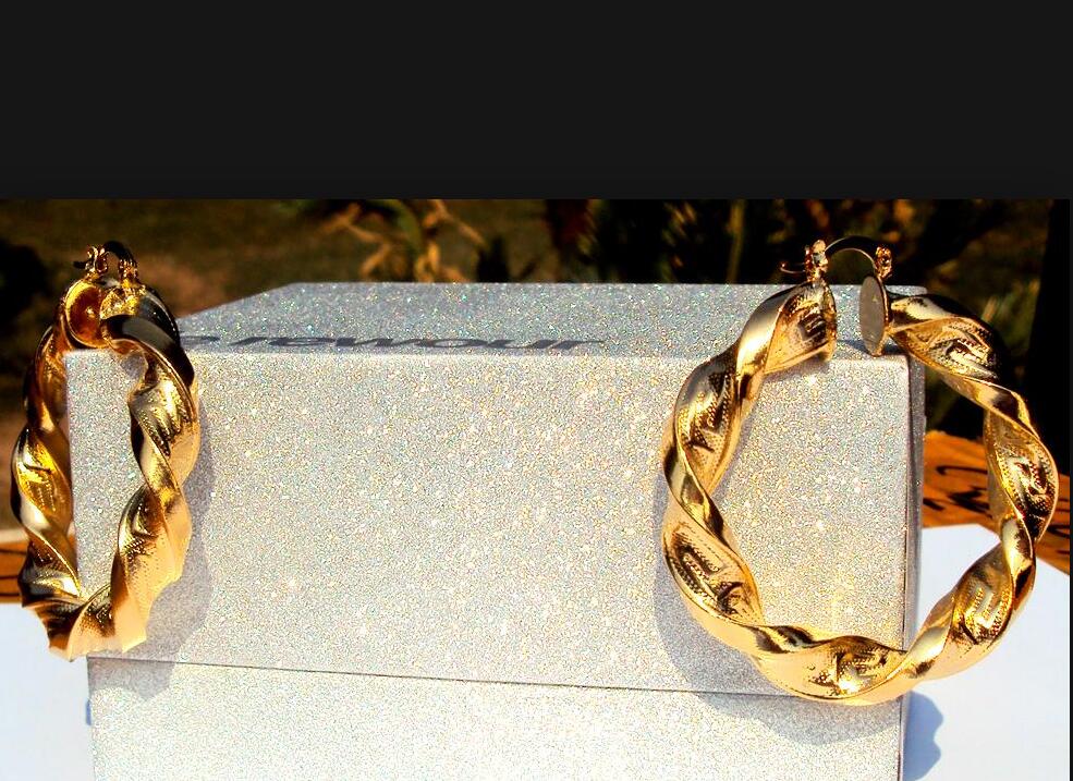 Fine 18k Solid Gold GF Clip-on & Screw Back Heart 18K Yellow Gold Large Curved Wide Hoop Earrings Hip-Hop Heavy Big gift 100% real gold, not solid not money two pair /lot
Fine 18k Solid Gold GF Clip-on & Screw Back Heart 18K Yellow Gold Large Curved Wide Hoop Earrings Hip-Hop Heavy Big gift 100% real gold, not solid not money two pair /lot