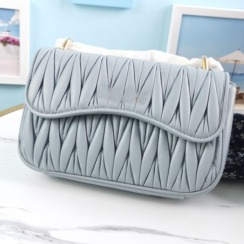 Top miu bag Quality Crossbody Bag Handbag Purse Matelasse Sheepskin Vintage Frosted Metal Chain Long Shoulder Strap Fashion Fold Skin Women Wallet 2GJN
Top miu bag Quality Crossbody Bag Handbag Purse Matelasse Sheepskin Vintage Frosted Metal Chain Long Shoulder Strap Fashion Fold Skin Women Wallet 2GJN